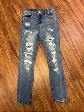 Rue21 Distressed Skinny Jeans in Medium Blue Denim